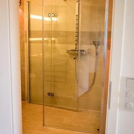 Zentrum Und Whirlpool 107m2 Haendel-suite By Meis - Perfekt Fuer Laengere Aufenthalte! * Halle (Saale)